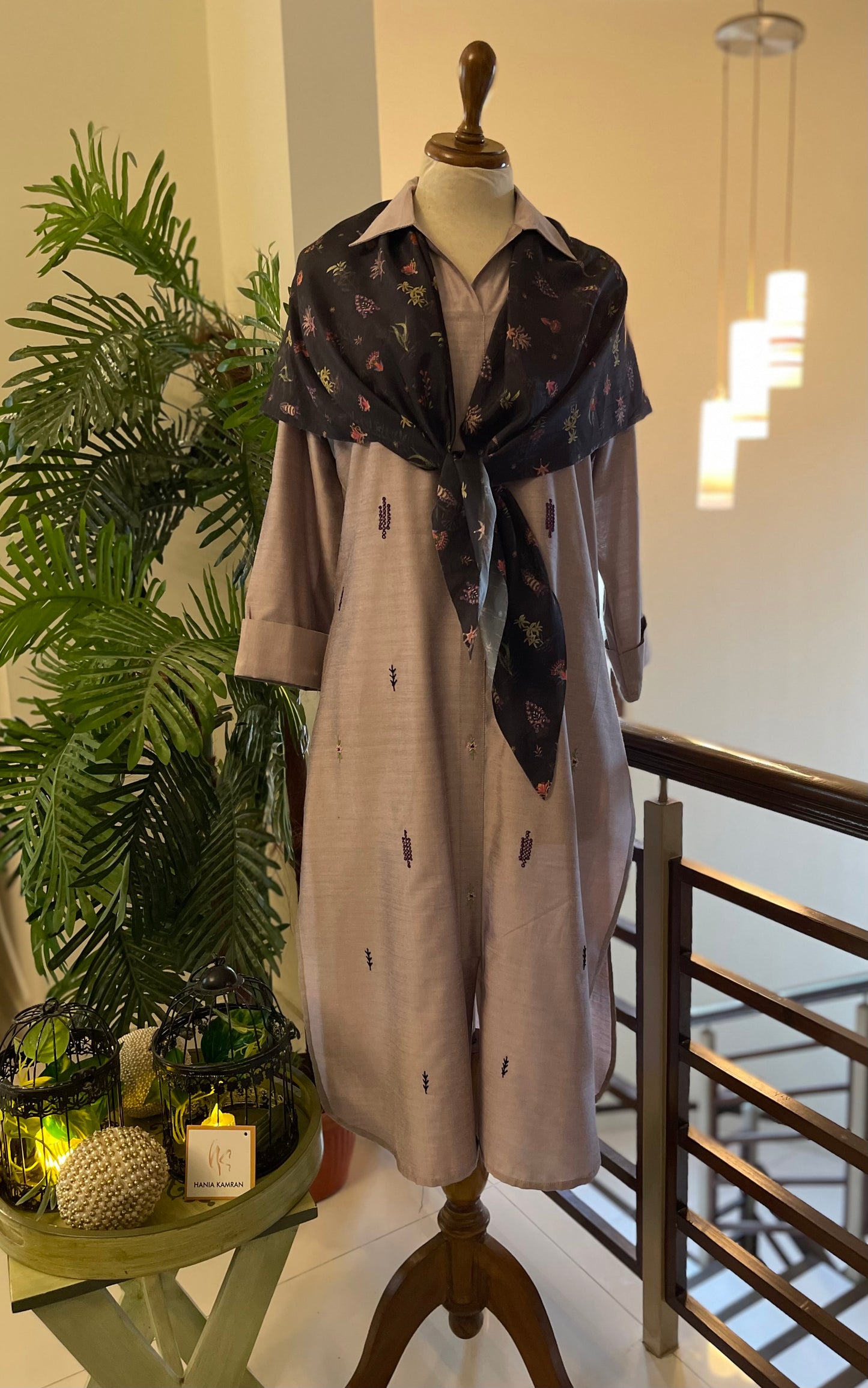 HK 84 lilac with printed Scarf