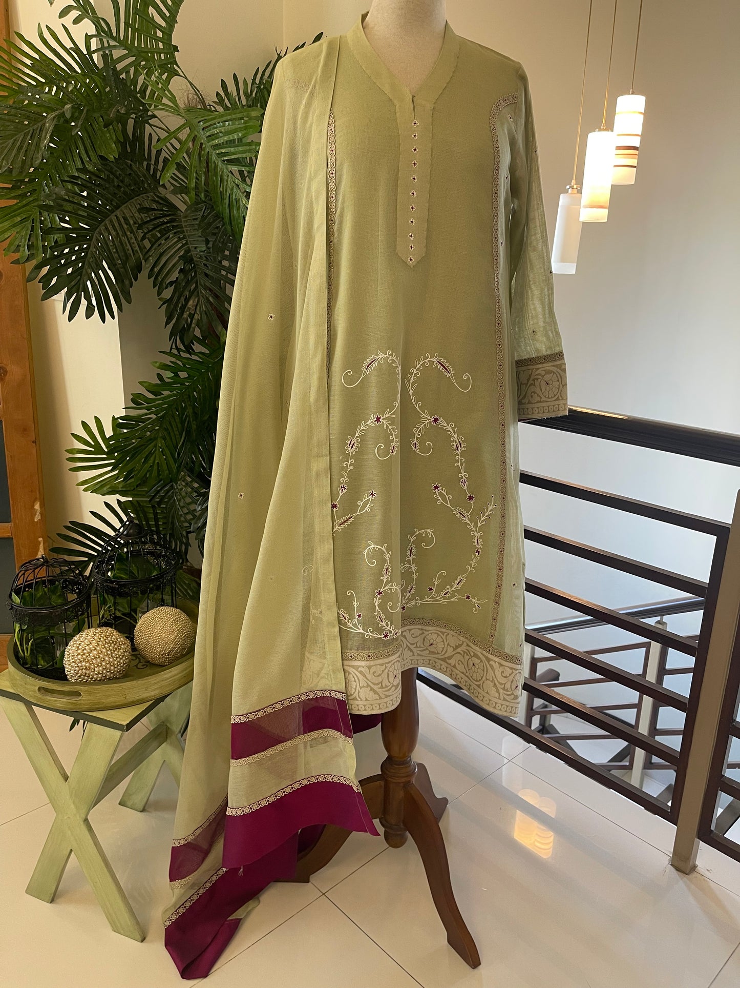 HK 122 Sage Pistachio