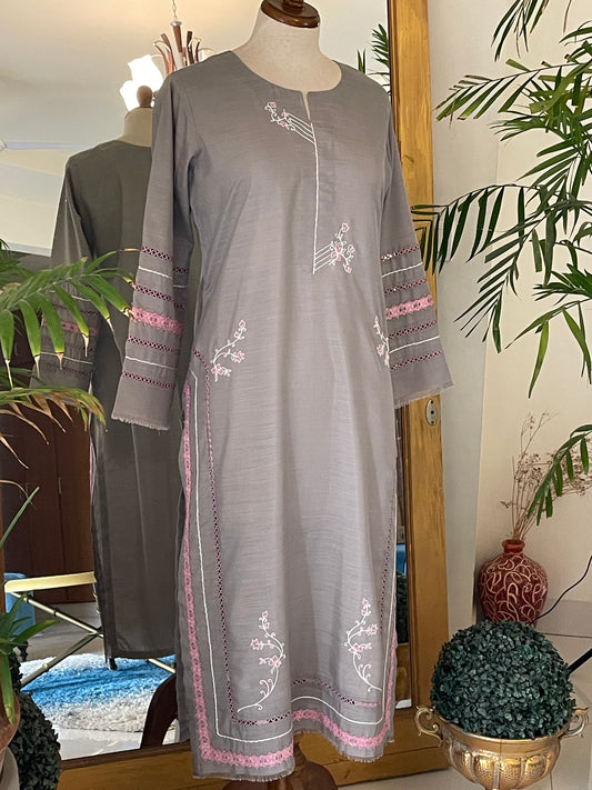 Grey silk shirt with offwhite silk pants