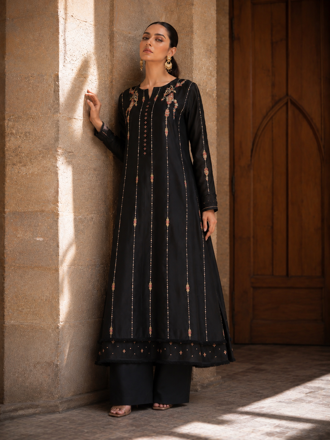 HK 163 Black Sheesha Silk with Chunri