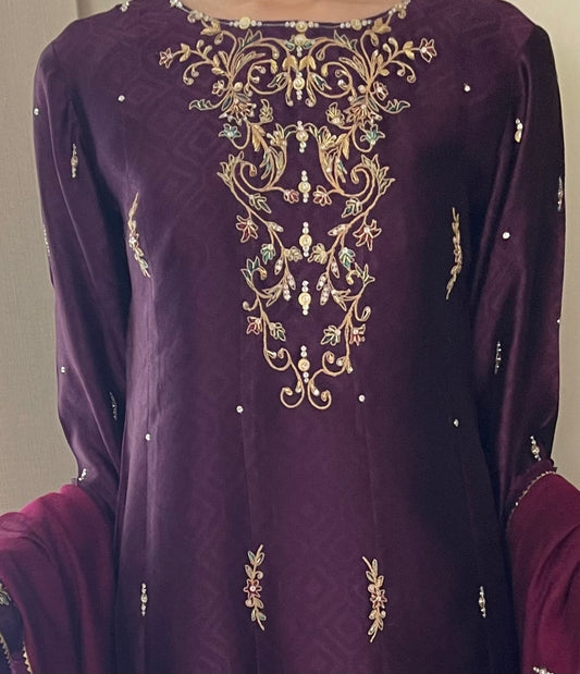 HK 99 Dark Purple with Magenta