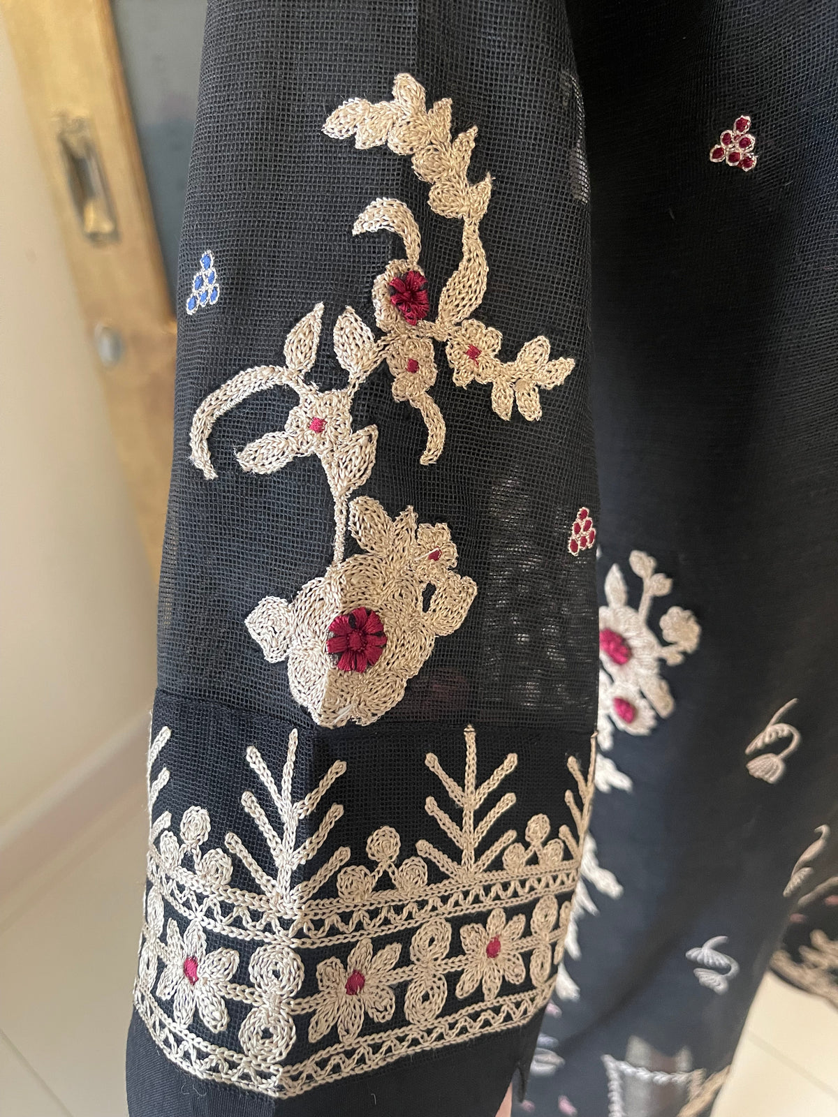 HK 184 Black Blossom