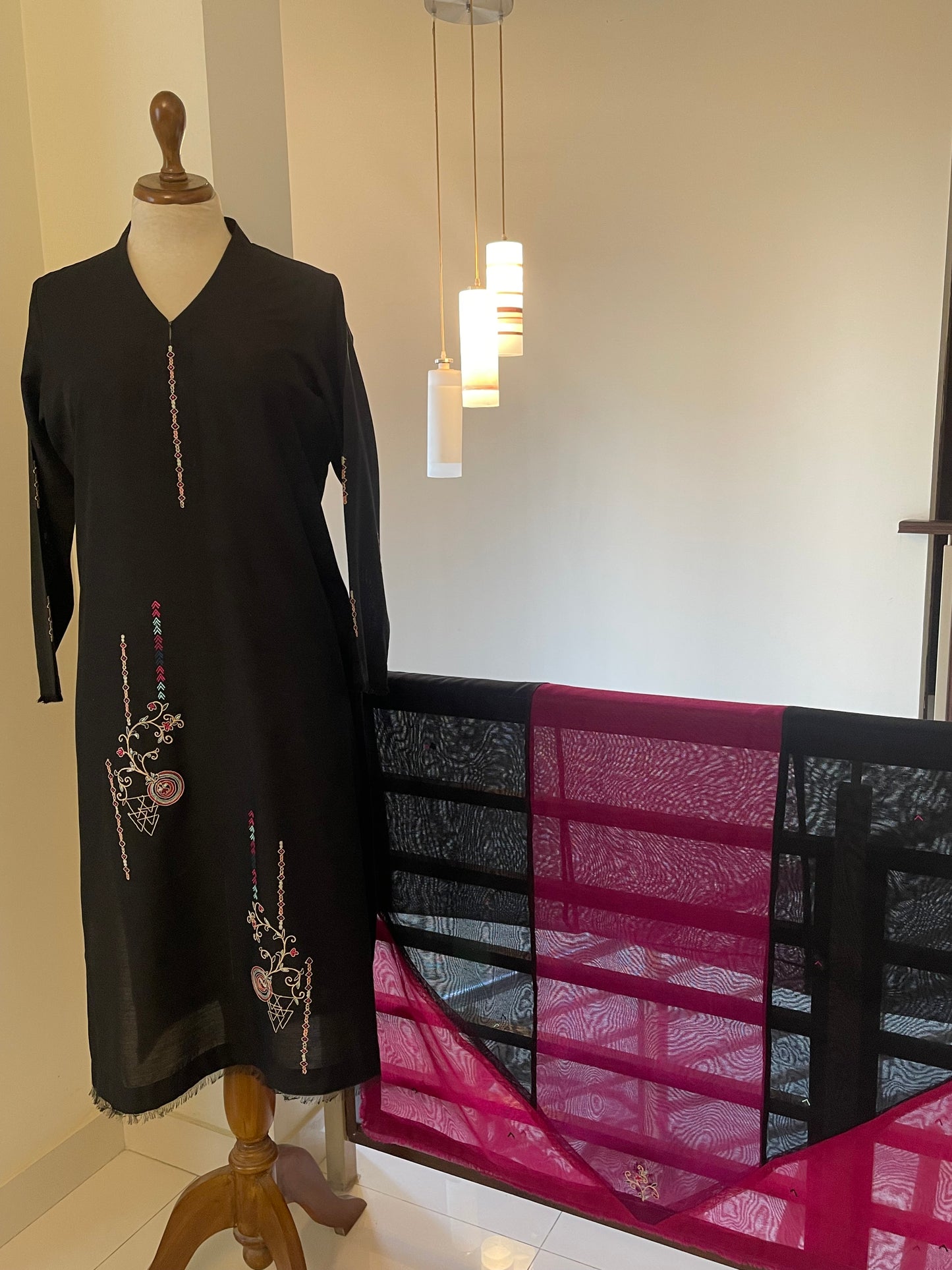 HK 110 Black magenta Purple Dupatta